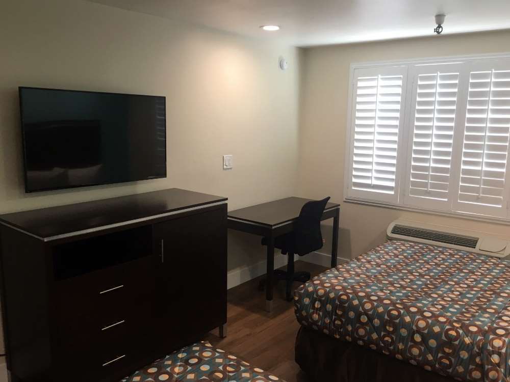 Vagabond Inn Executive - Bakersfield Downtowner Room photo